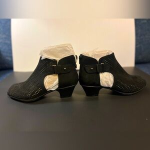 Earth Open Toe Black, Leather Bootie